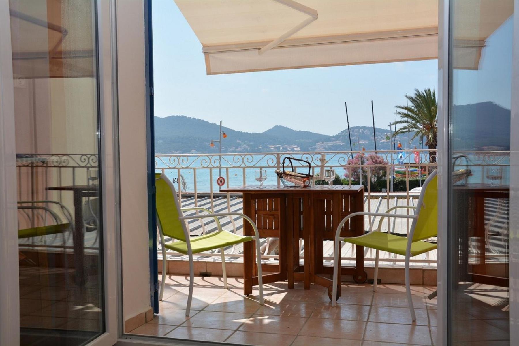 Les Pieds Dans L'Eau Appartement Saint-Cyr-sur-Mer Buitenkant foto