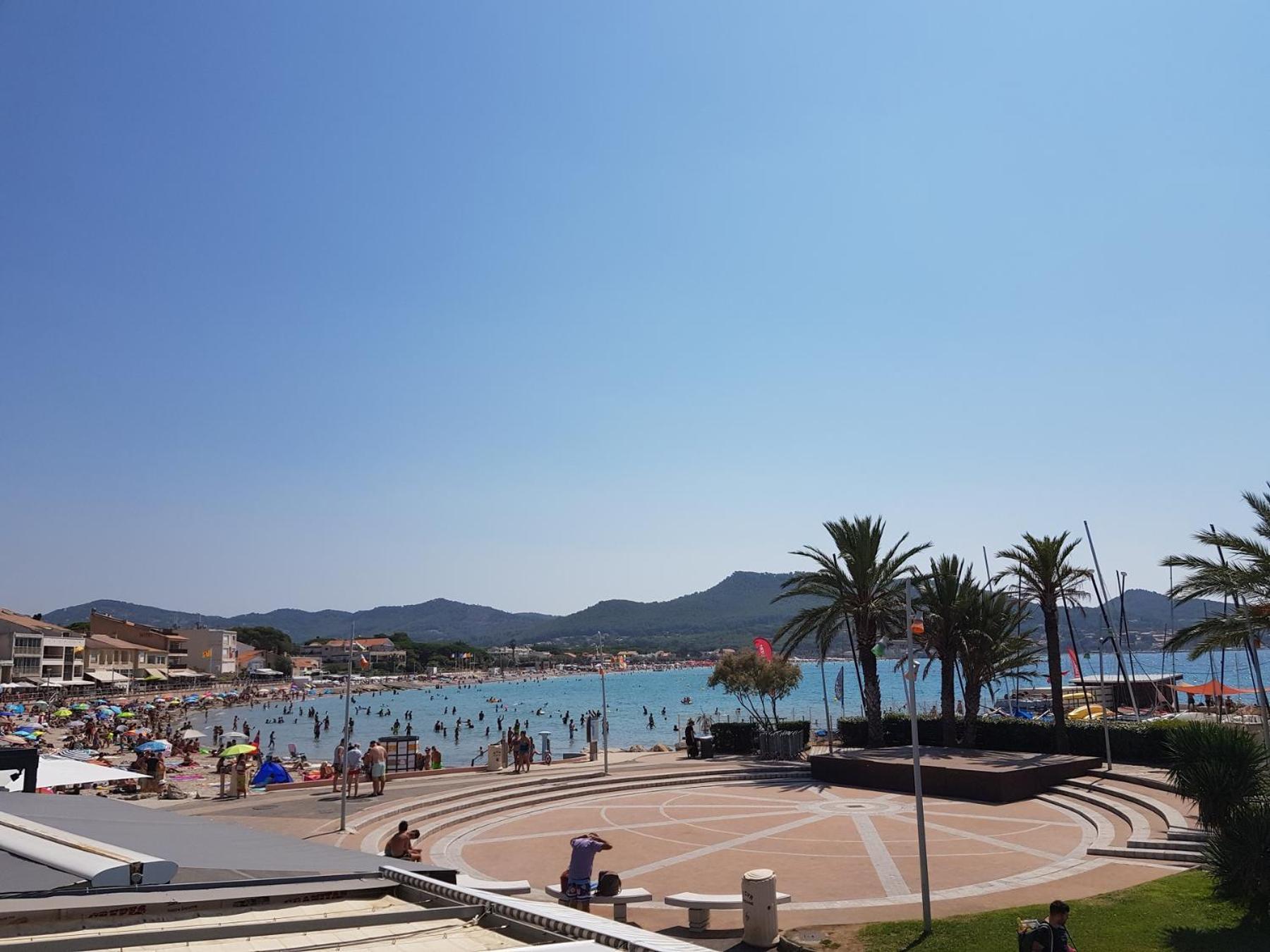 Les Pieds Dans L'Eau Appartement Saint-Cyr-sur-Mer Buitenkant foto